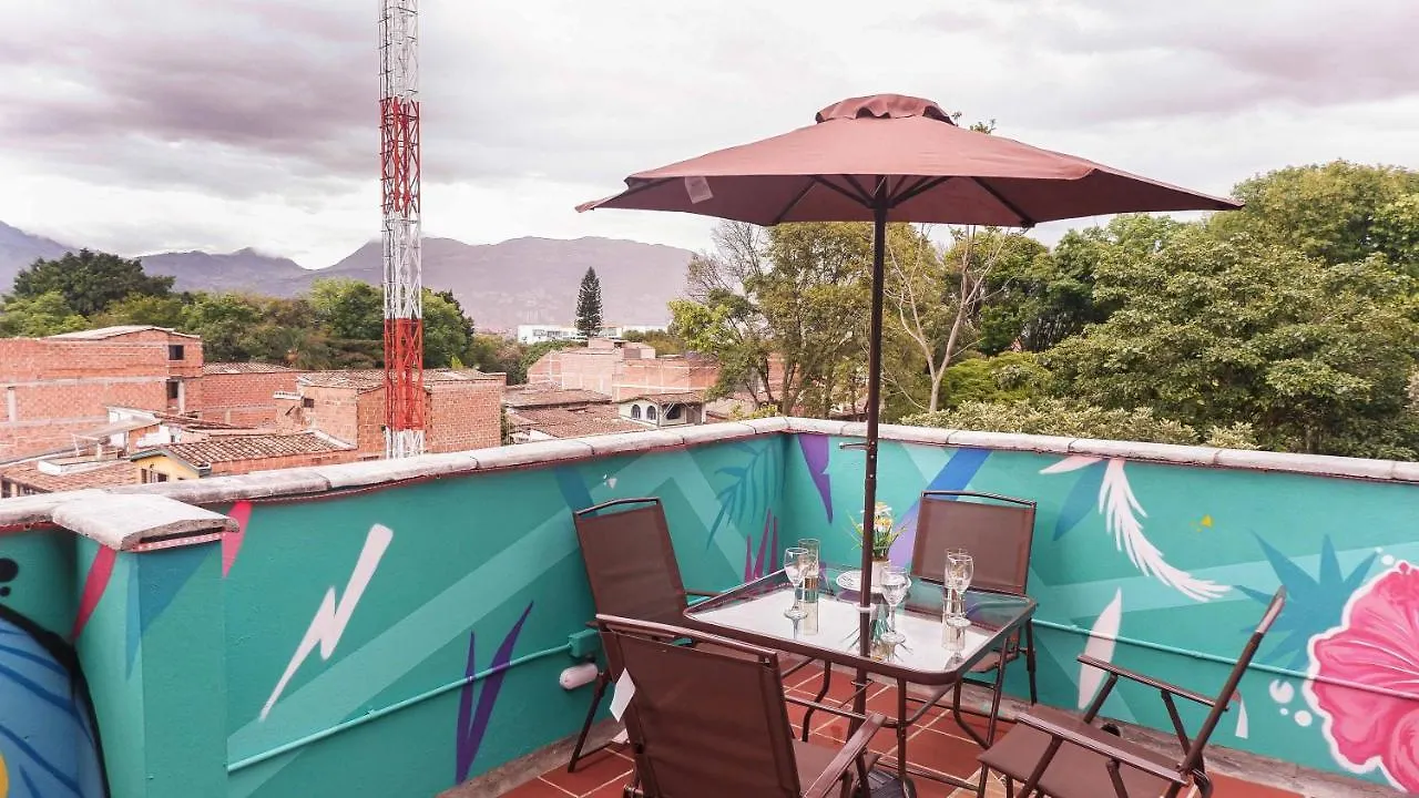 Local Gem Wtih Terrace, Near Provenza 0*, Medellín Colombia