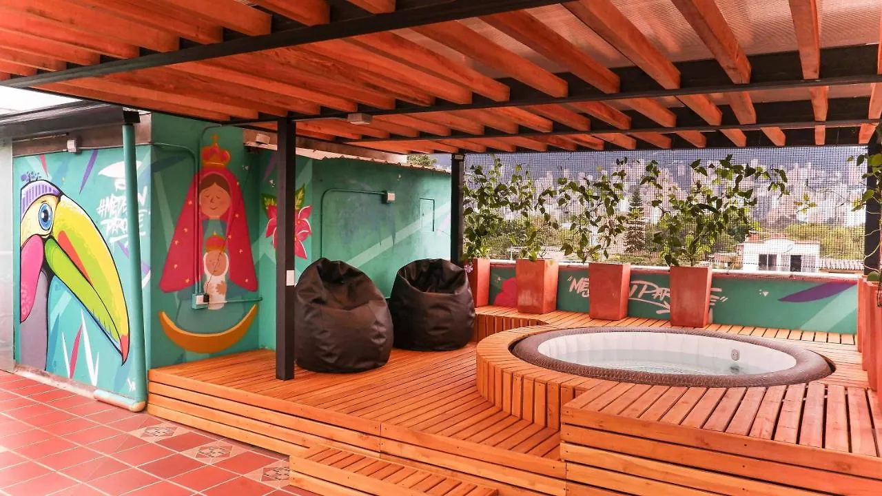 Local Gem Wtih Terrace, Near Provenza Appartement Medellín